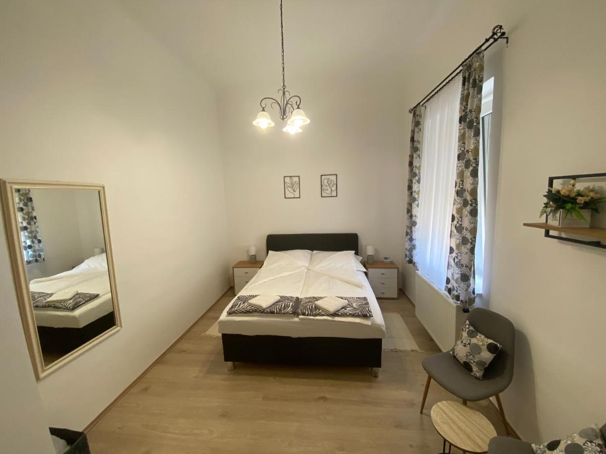 Rad-Var Apartmanhaz Eger Exteriör bild