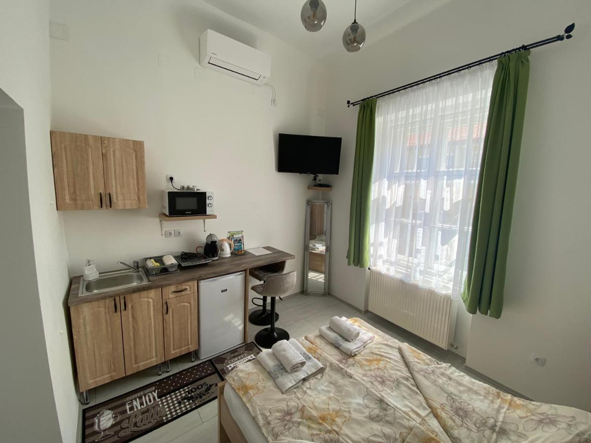Rad-Var Apartmanhaz Eger Exteriör bild