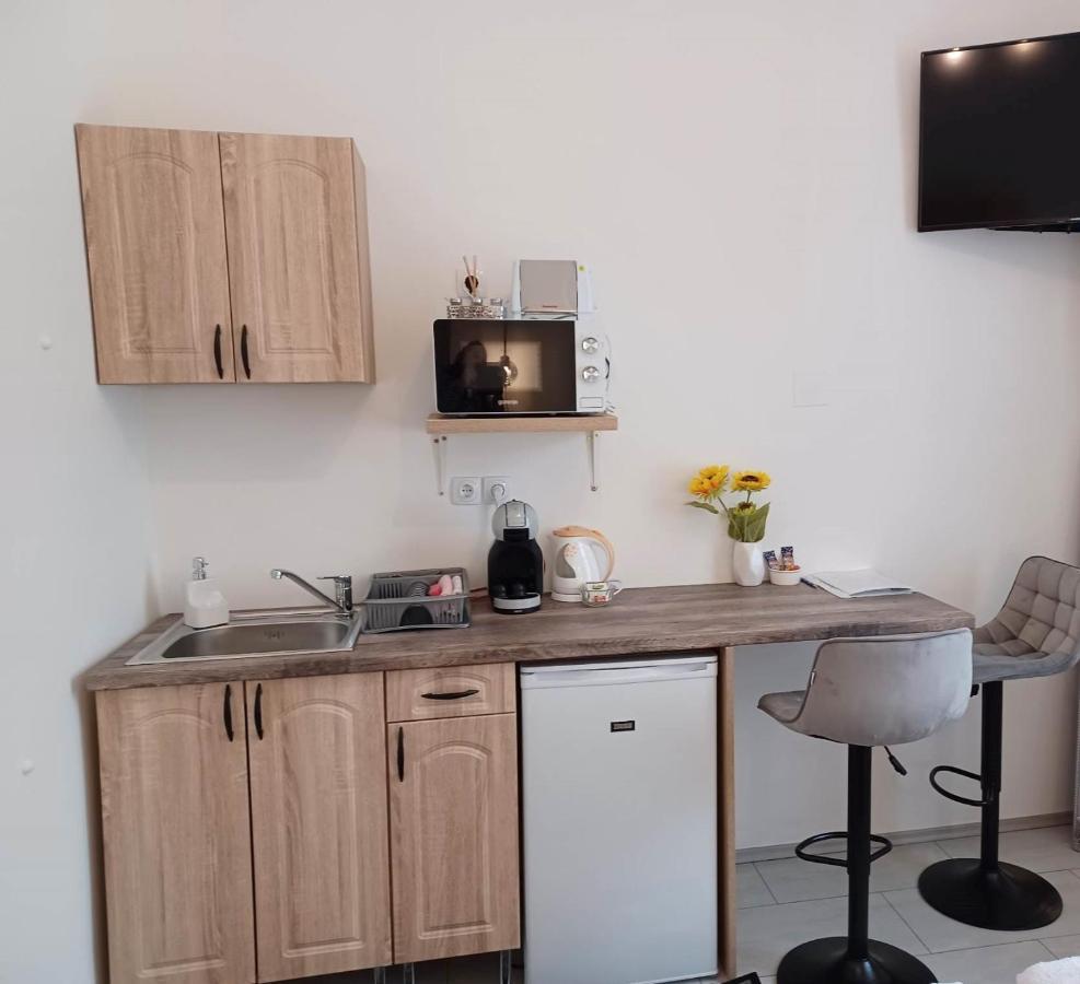 Rad-Var Apartmanhaz Eger Exteriör bild