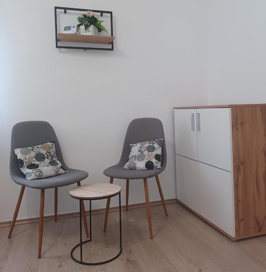 Rad-Var Apartmanhaz Eger Exteriör bild